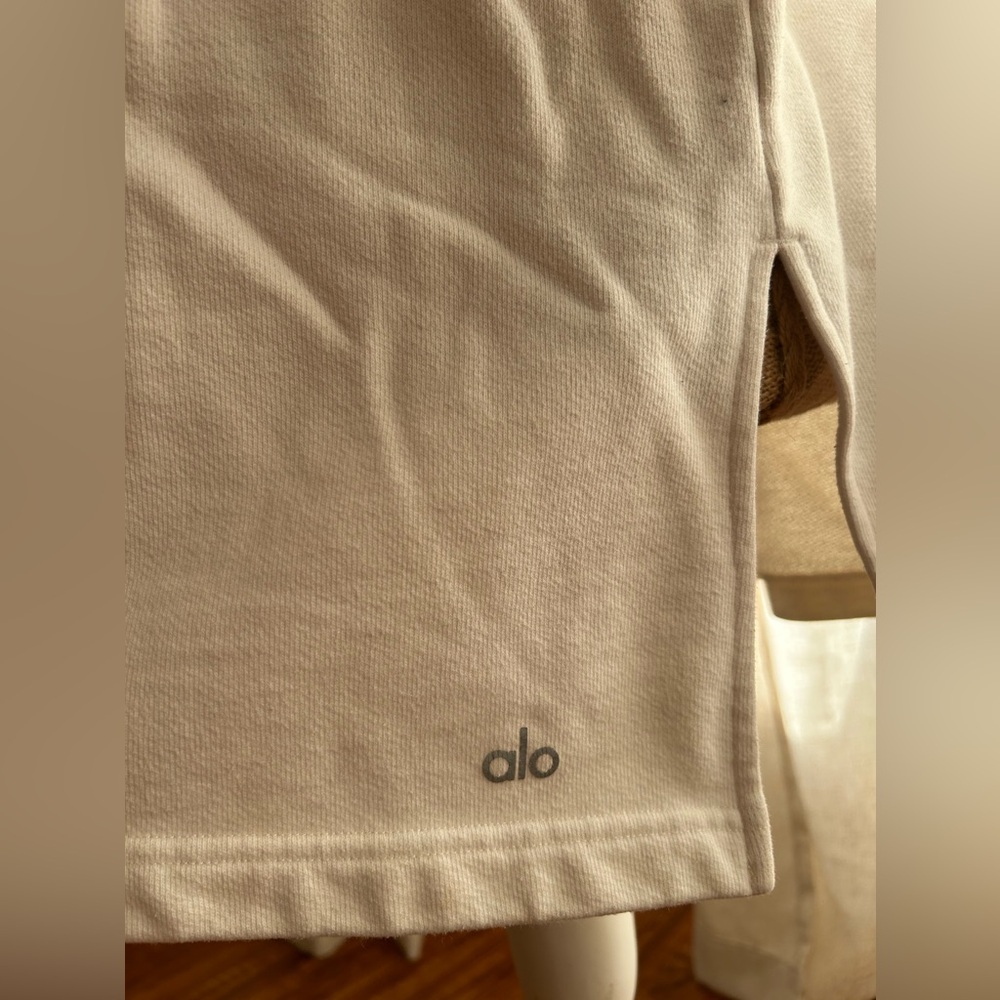 ALO Yoga short sleeve oversized cream white beige sweater cut off shirt - Picture 8 of 8